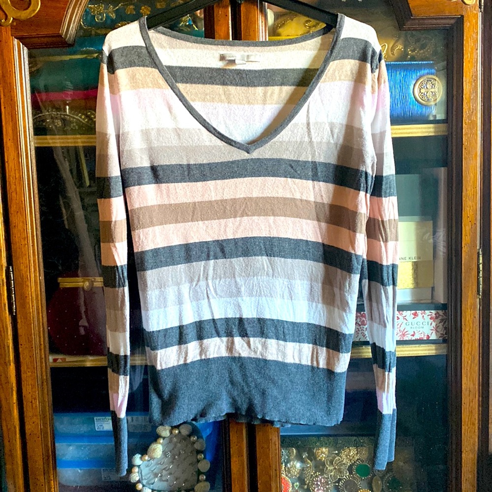 Old Navy V neck Sweater